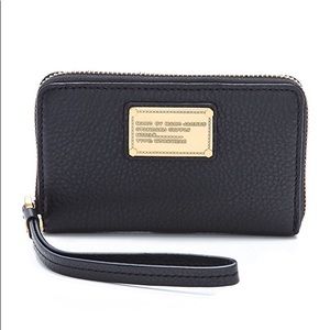 Marc by Marc Jacobs Classic Q Wingman Wristlet